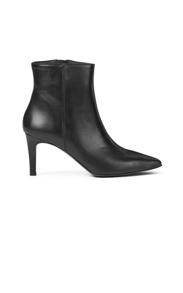 Blk bootie