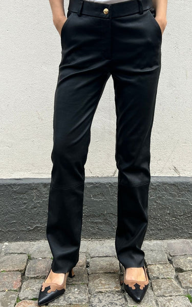 Stretch black