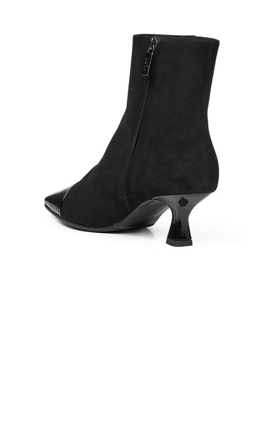 Tip low bootie