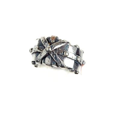 Faceted cross